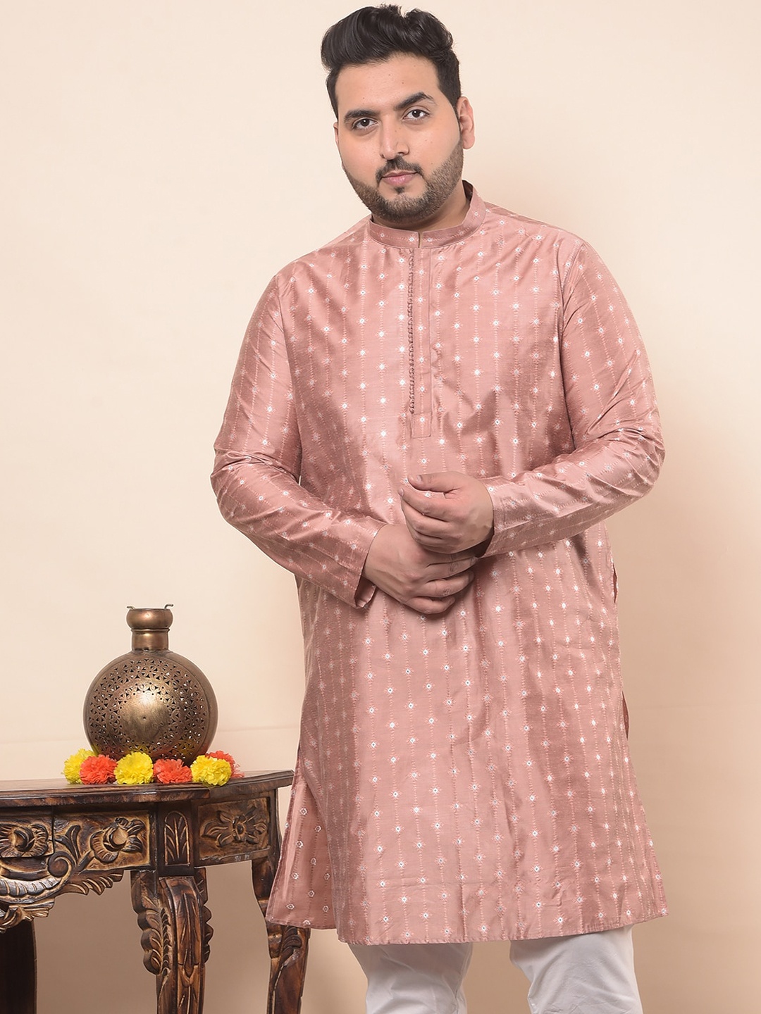 

Sztori Plus Size Mandarin Collar Embroidered Thread Work Kurta, Mauve