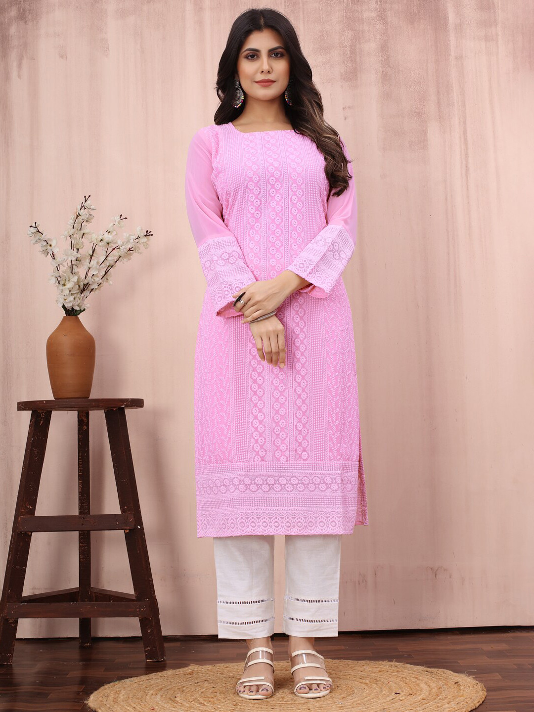

MINGORA Embroidered Lucknowi Chikankari Pure Georgette Straight Kurta, Pink