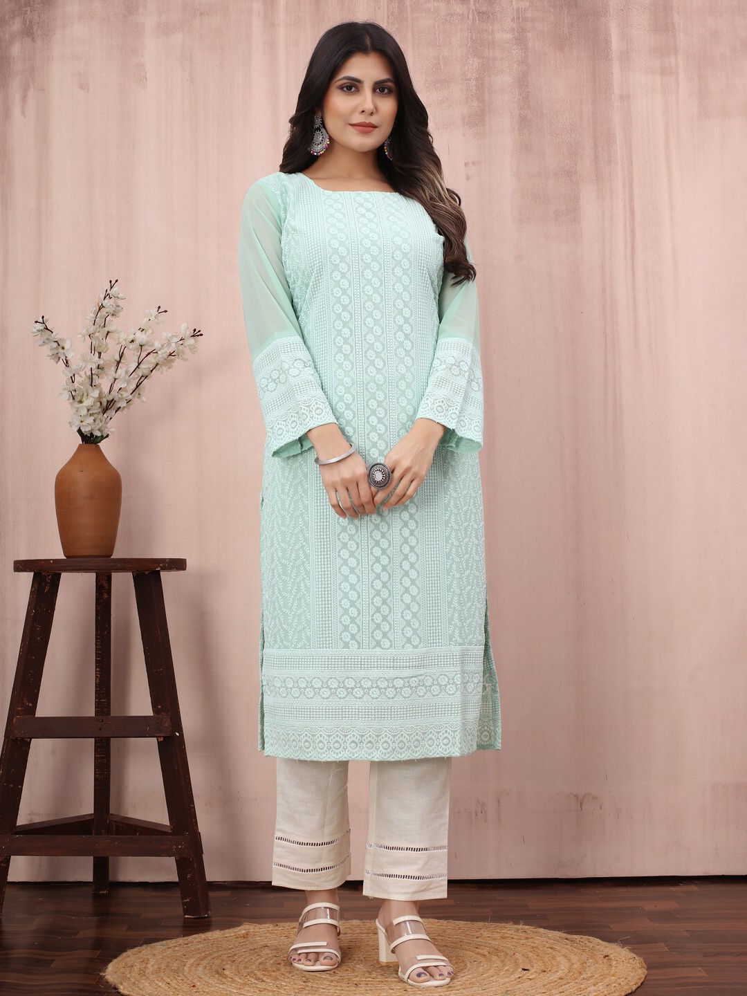 

MINGORA Embroidered Lucknowi Chikankari Pure Georgette Straight Kurta, Sea green