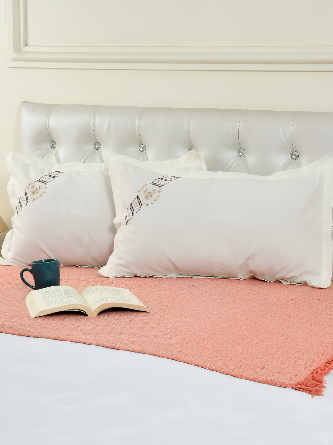 

ZESTURE White 2 Pieces Rectangle Cushion Covers