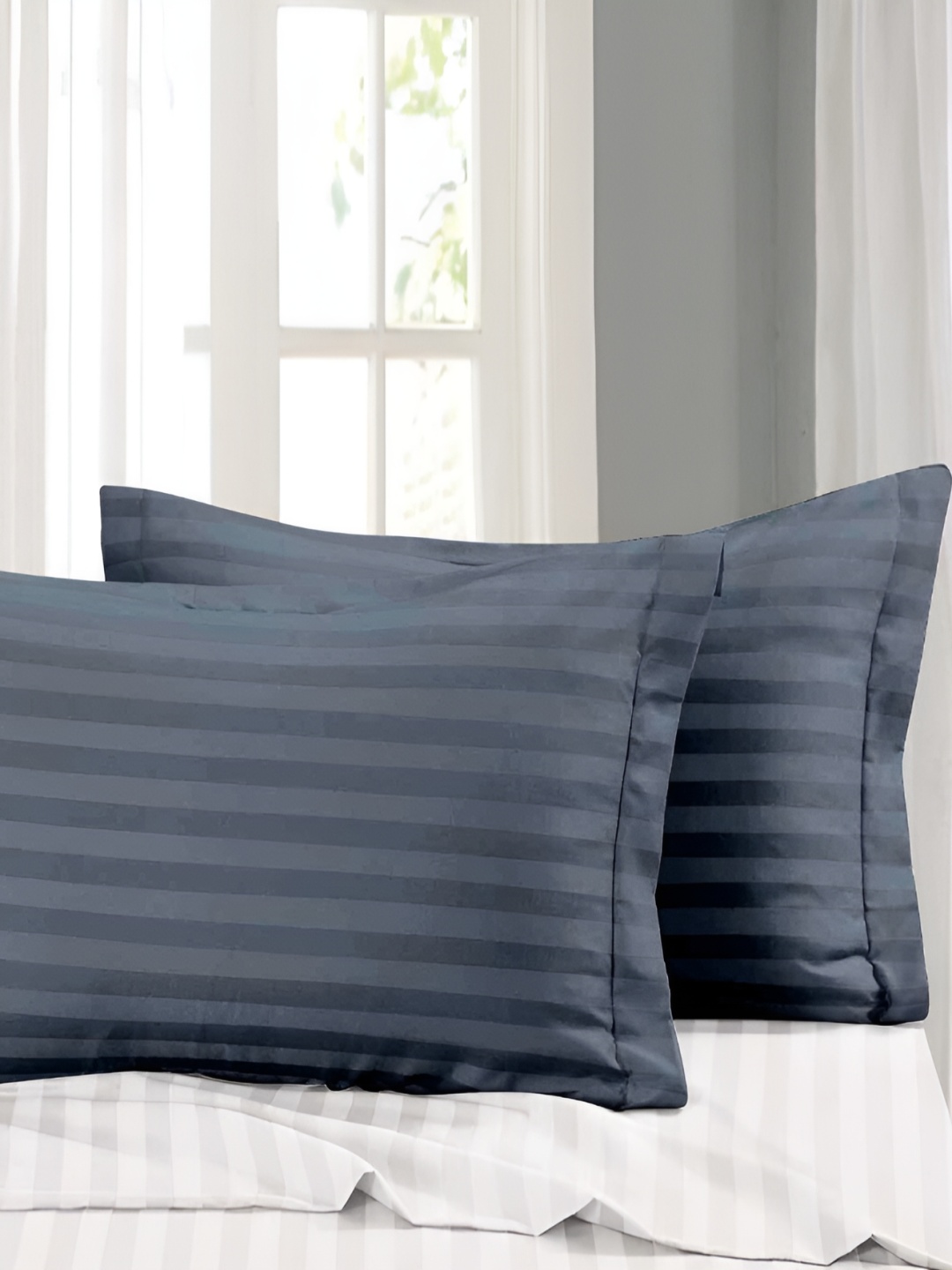 

ZESTURE Grey 2 Pieces Striped Cushion Covers