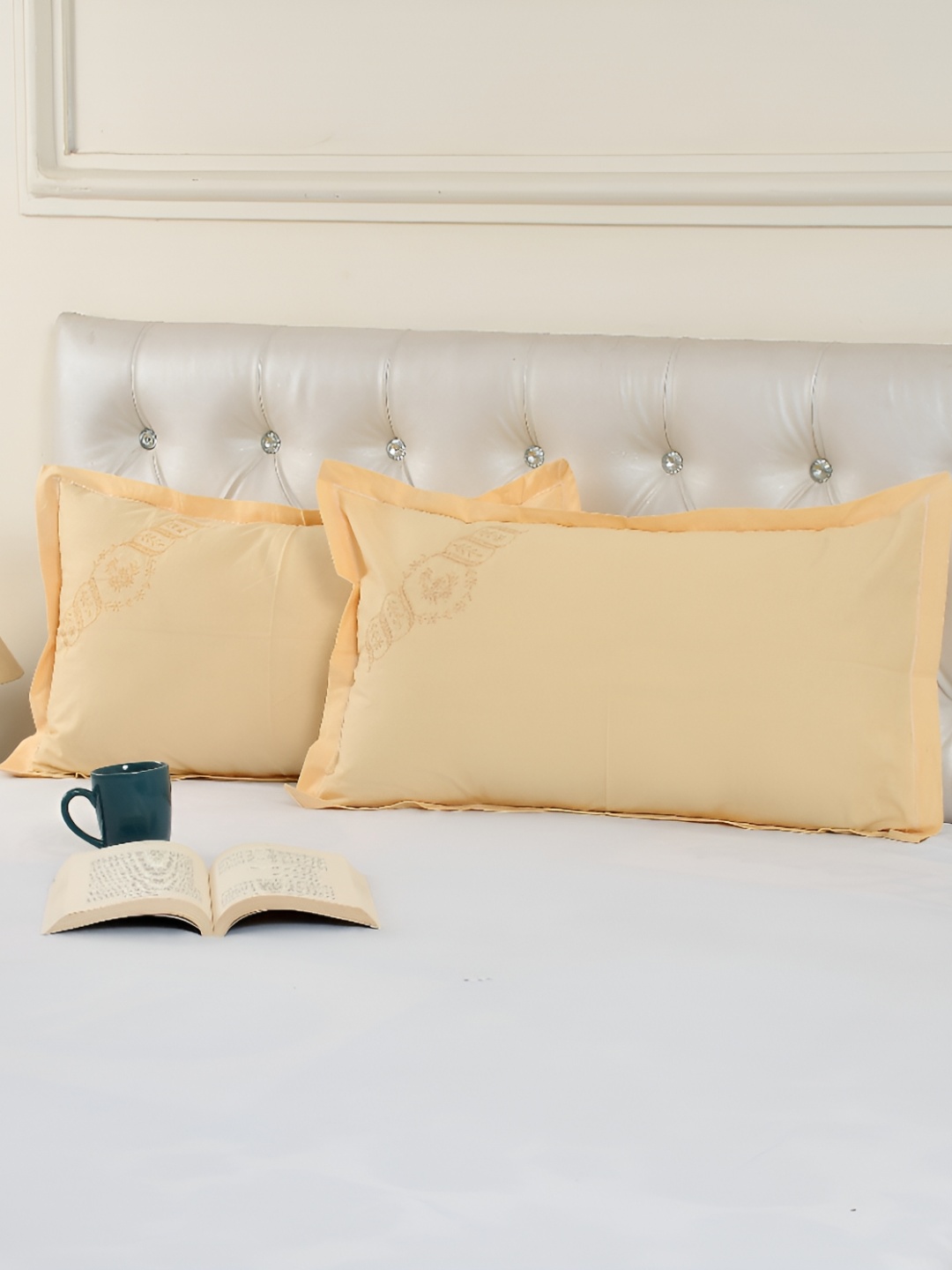 

ZESTURE Gold-Toned 2 Pcs Rectangle Cushion Covers