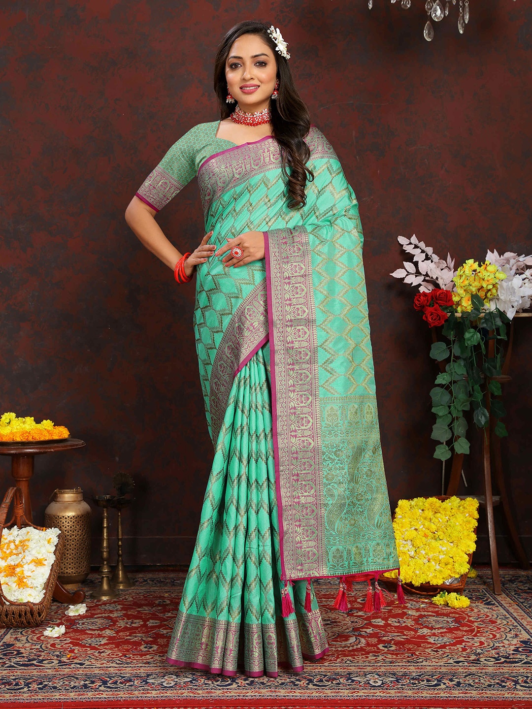 

PHEASANT Woven Design Zari Leheriya Saree, Turquoise blue