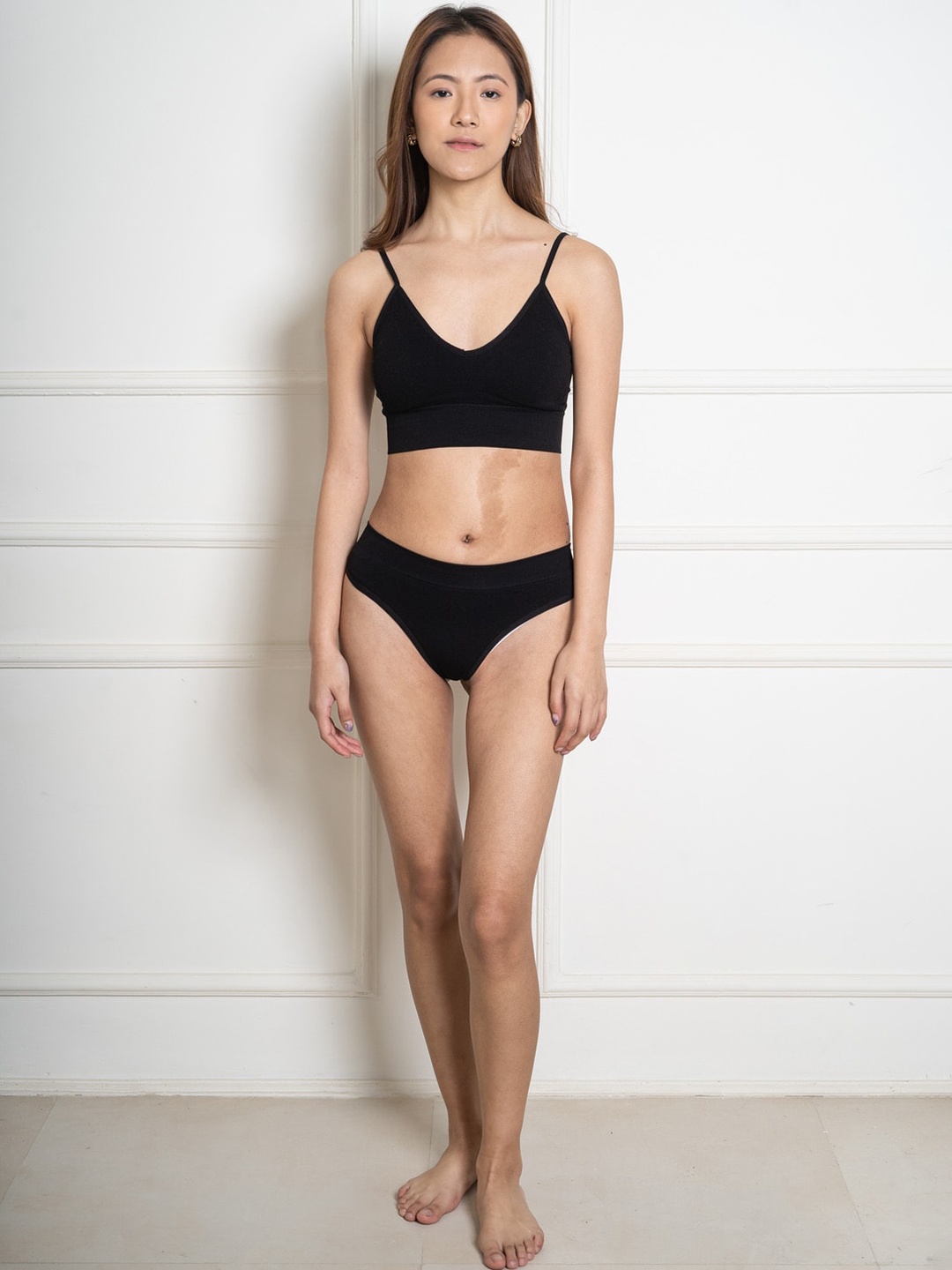 

Basiq Low Coverage Lingerie Set, Black