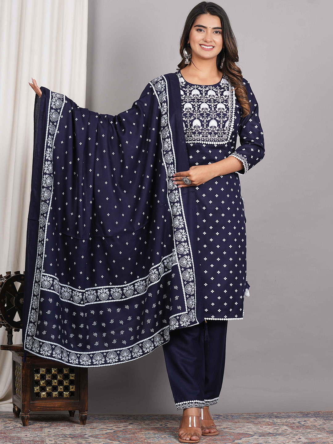 

DHANOTA Geometric Printed Regular Thread Work Kurta with Trousers & With Dupatta, Blue