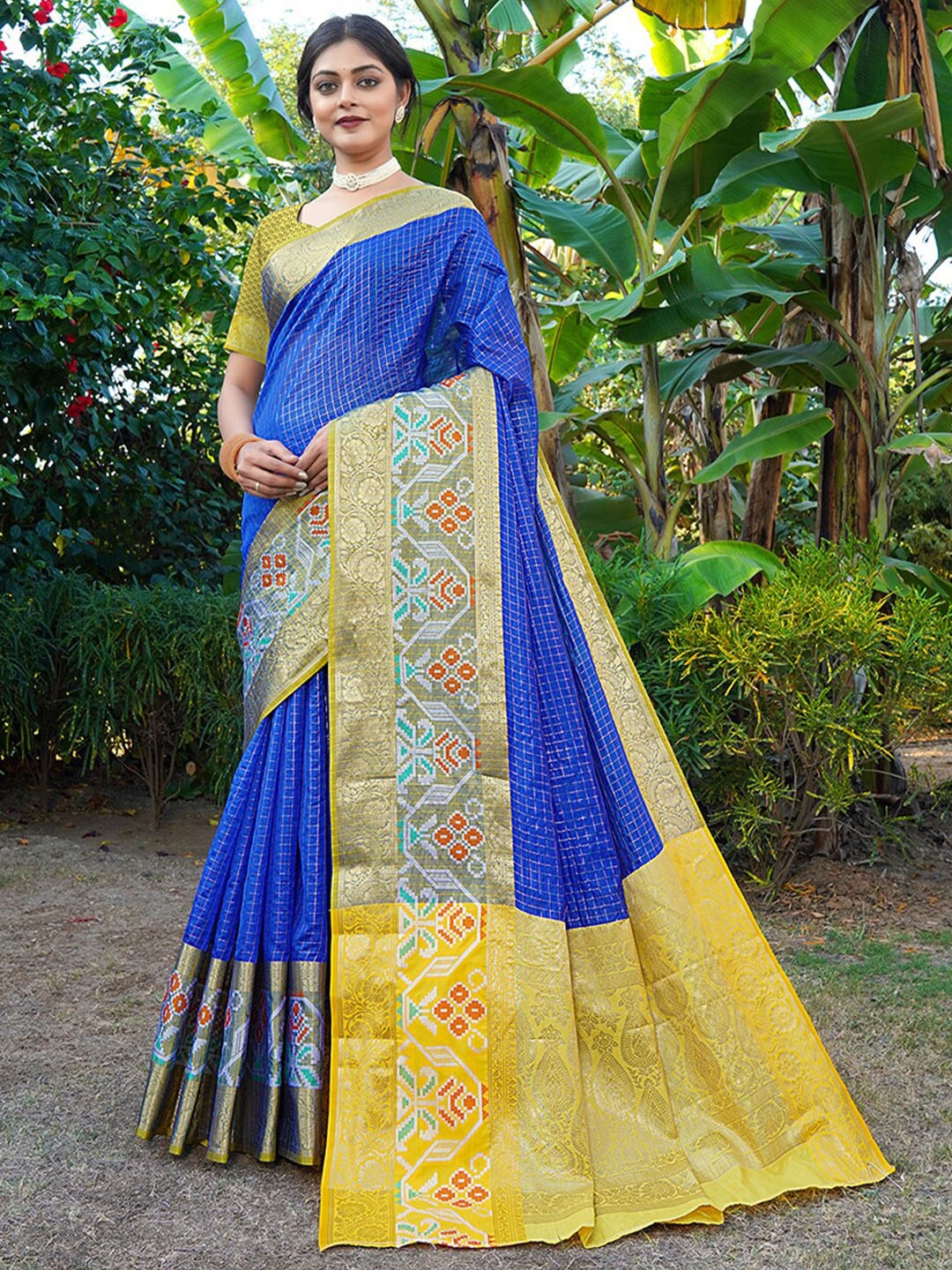 

JUST FASHION Checked Woven Design Zari Banarasi Saree, Blue
