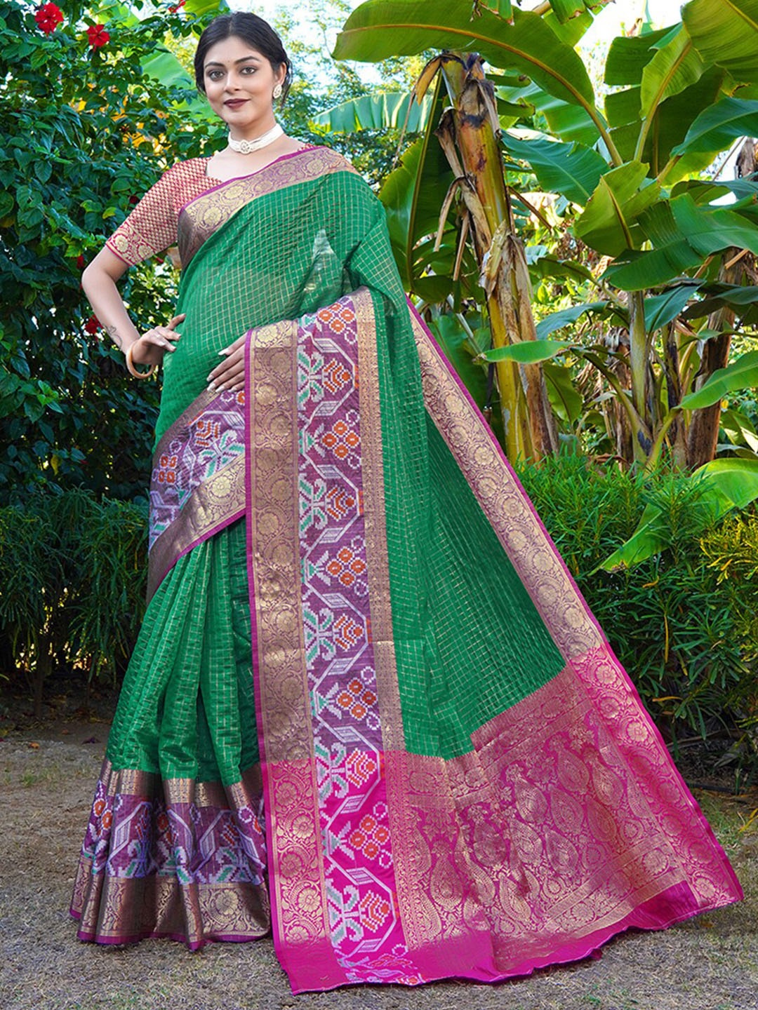 

JUST FASHION Checked Woven Design Zari Banarasi Saree, Green