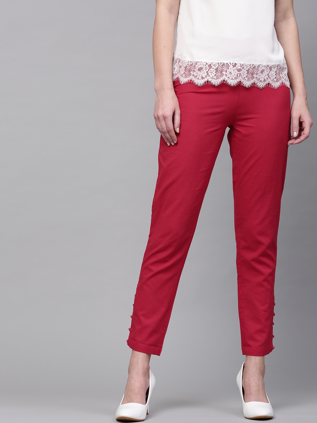 

SASSAFRAS Women Red Regular Fit Solid Cropped Trousers
