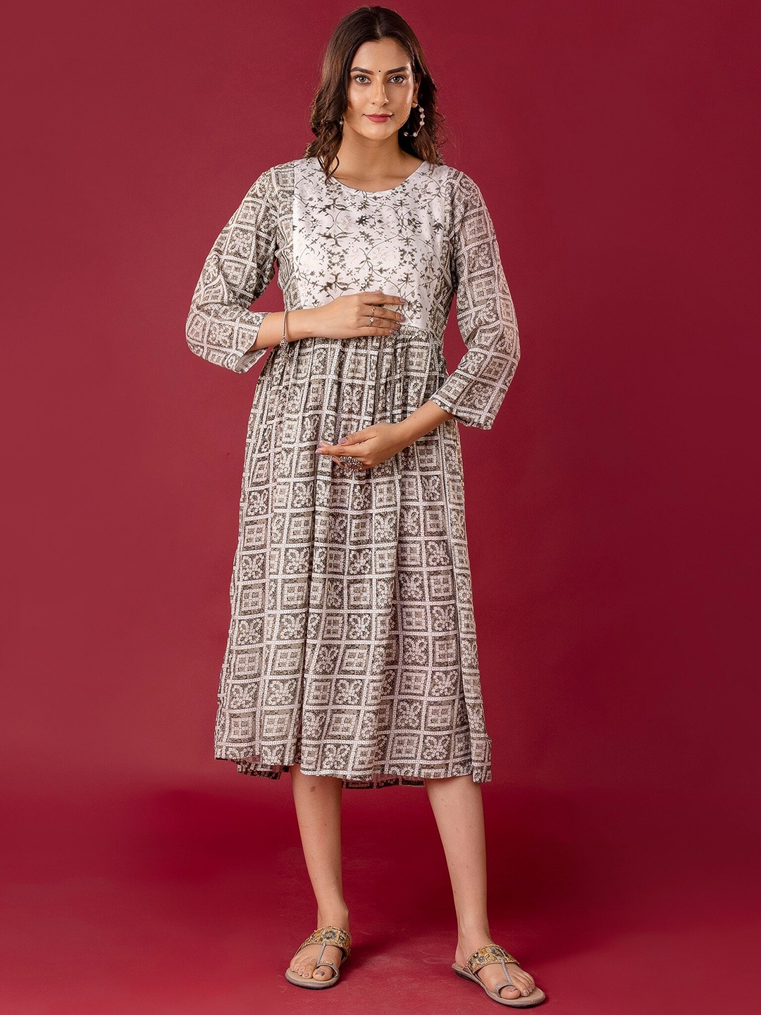 

Mialo fashion Geometric Printed Flared Sleeves Block Print Maternity Kurta, Grey