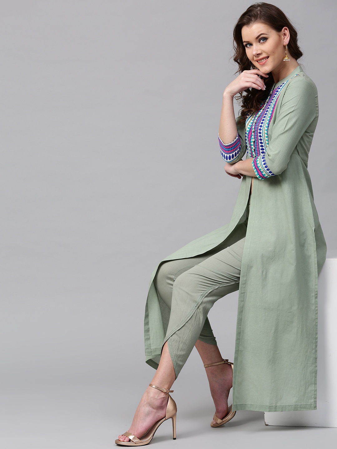 

SASSAFRAS Women Olive Green Yoke Design Straight Kurta