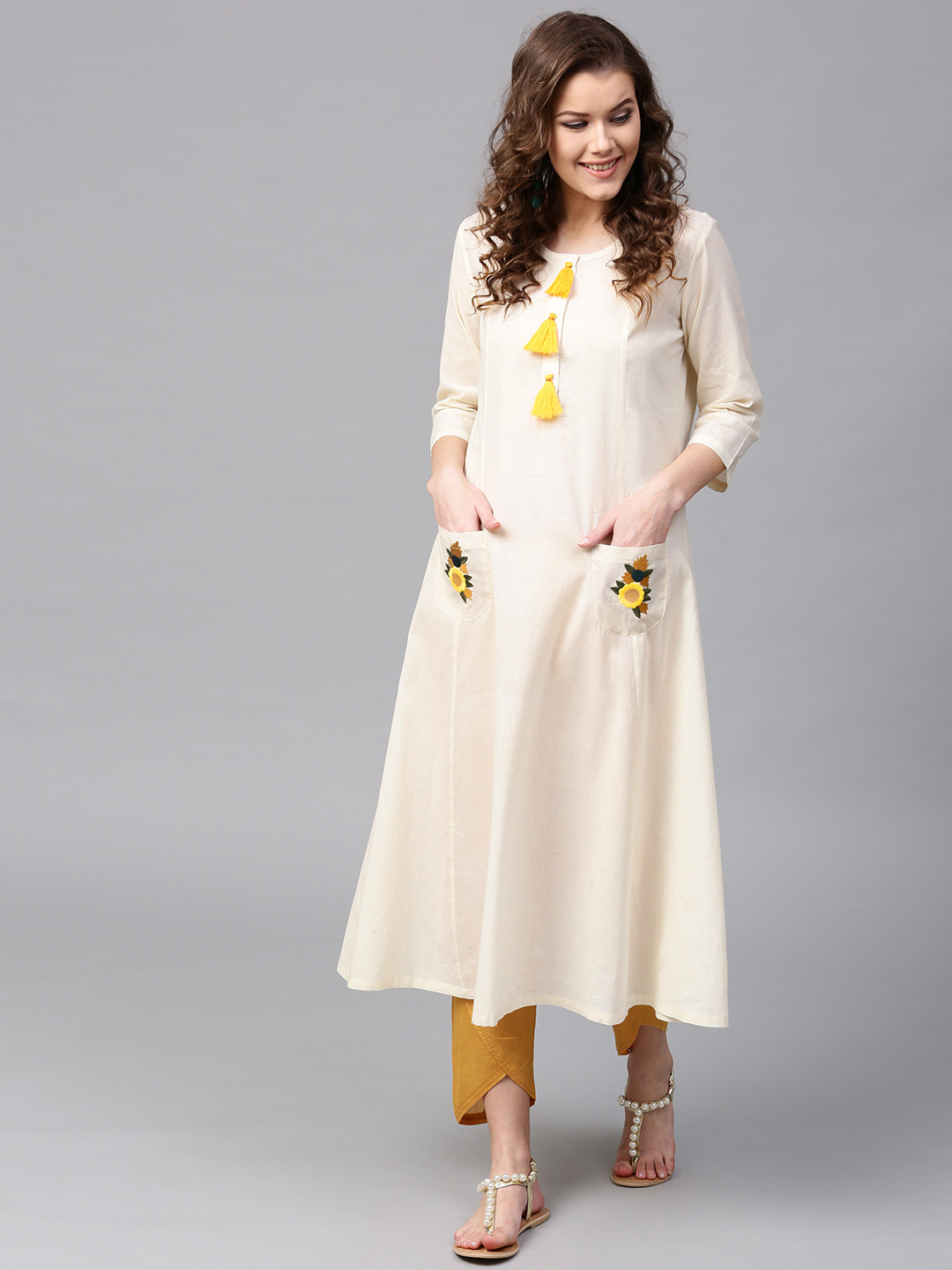 

SASSAFRAS Women Off-White Solid A-Line Kurta