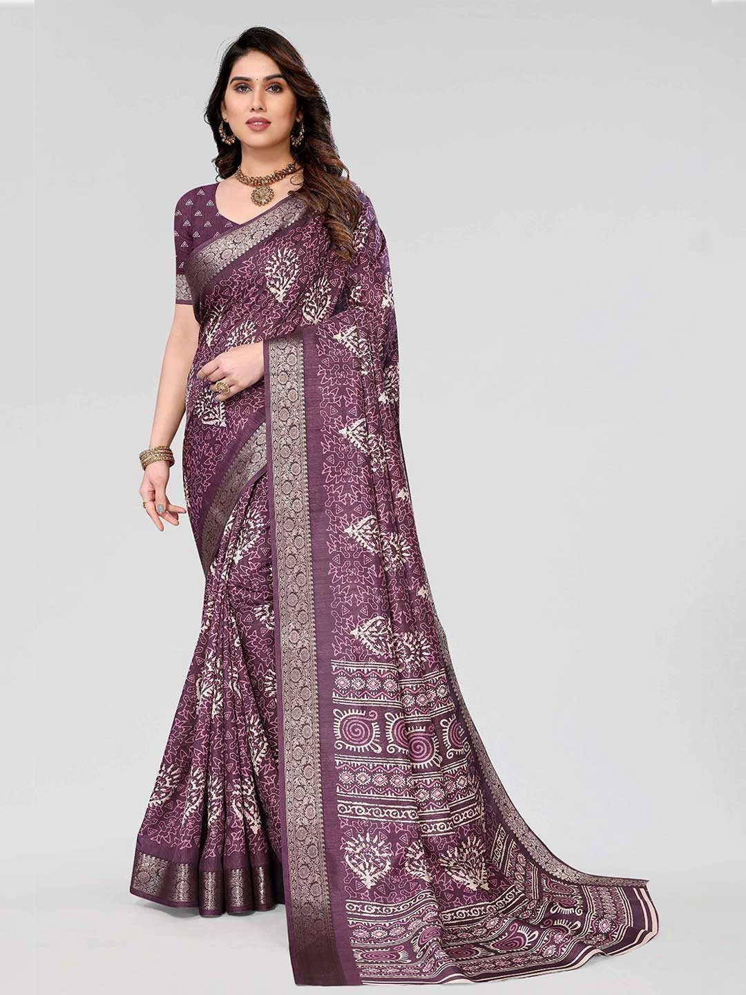 

HALFSAREE STUDIO Floral Printed Zari Saree, Magenta