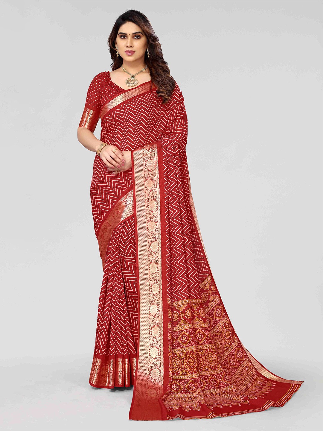 

HALFSAREE STUDIO Floral Printed Zari Saree, Red