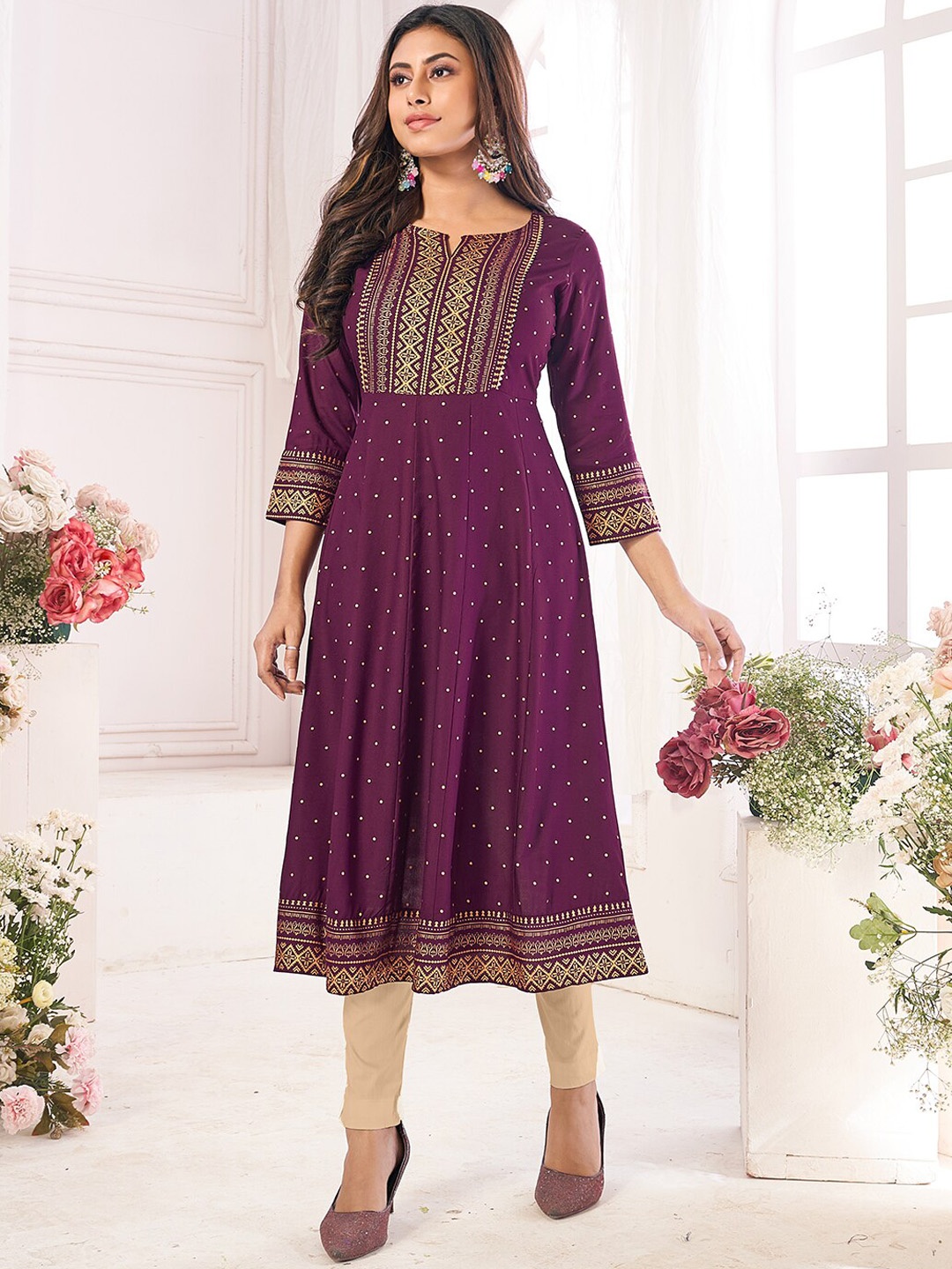 

Ishin Women Yoke Design Anarkali Kurta, Purple