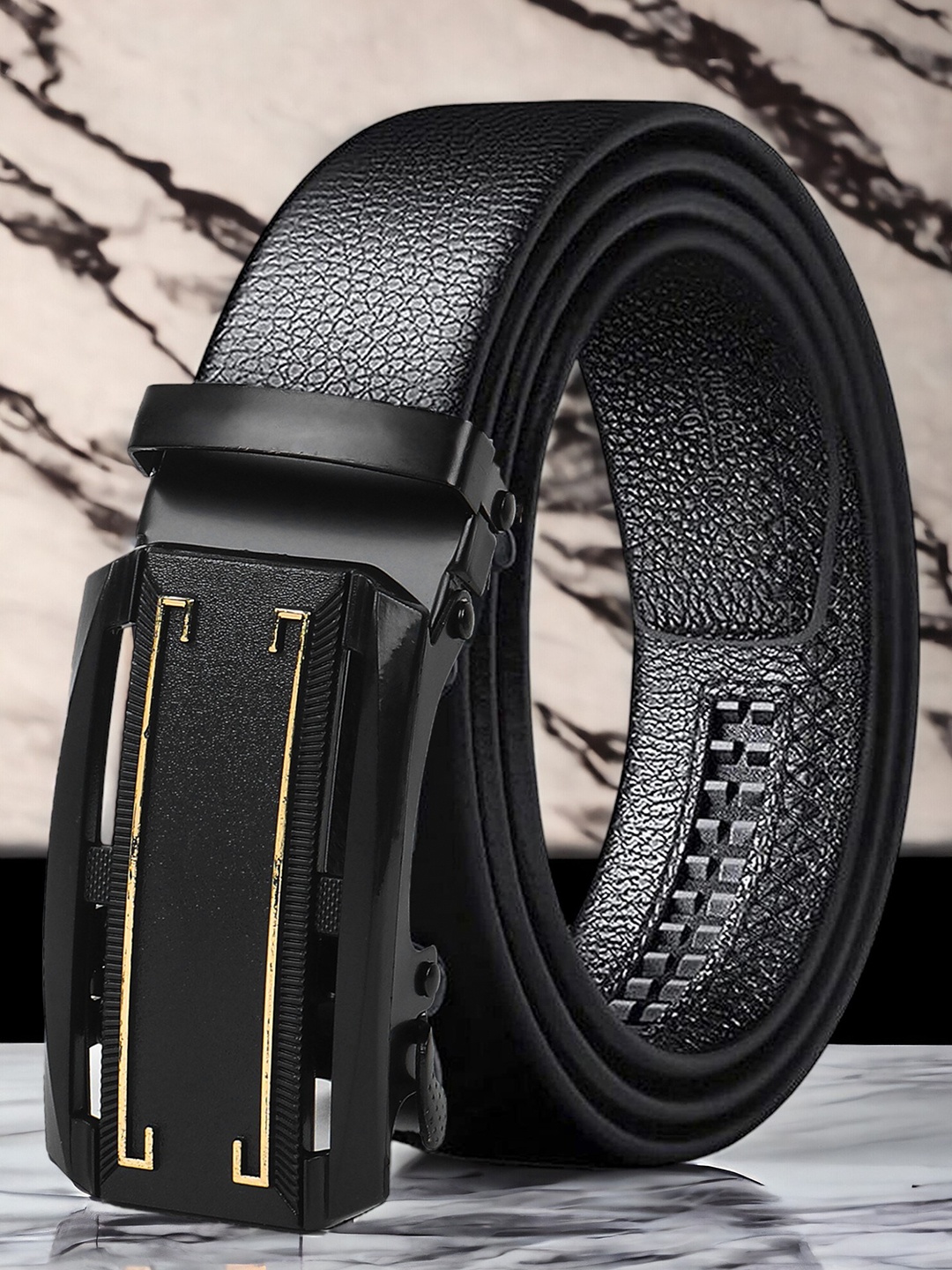 

The Roadster Lifestyle Co. Men Black Textured Vegan Leather Belt