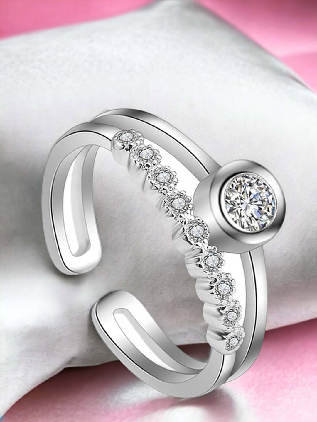 

Okos Rhodium-Plated Cubic Zirconia-Studded Finger Ring, Silver