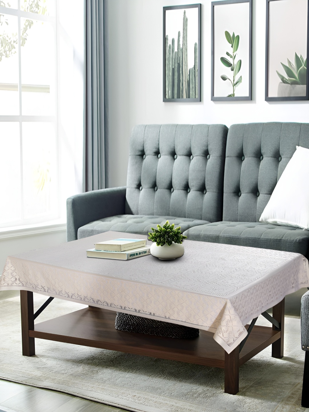 

ZESTURE Cream-Coloured 4-Seater Table Cover
