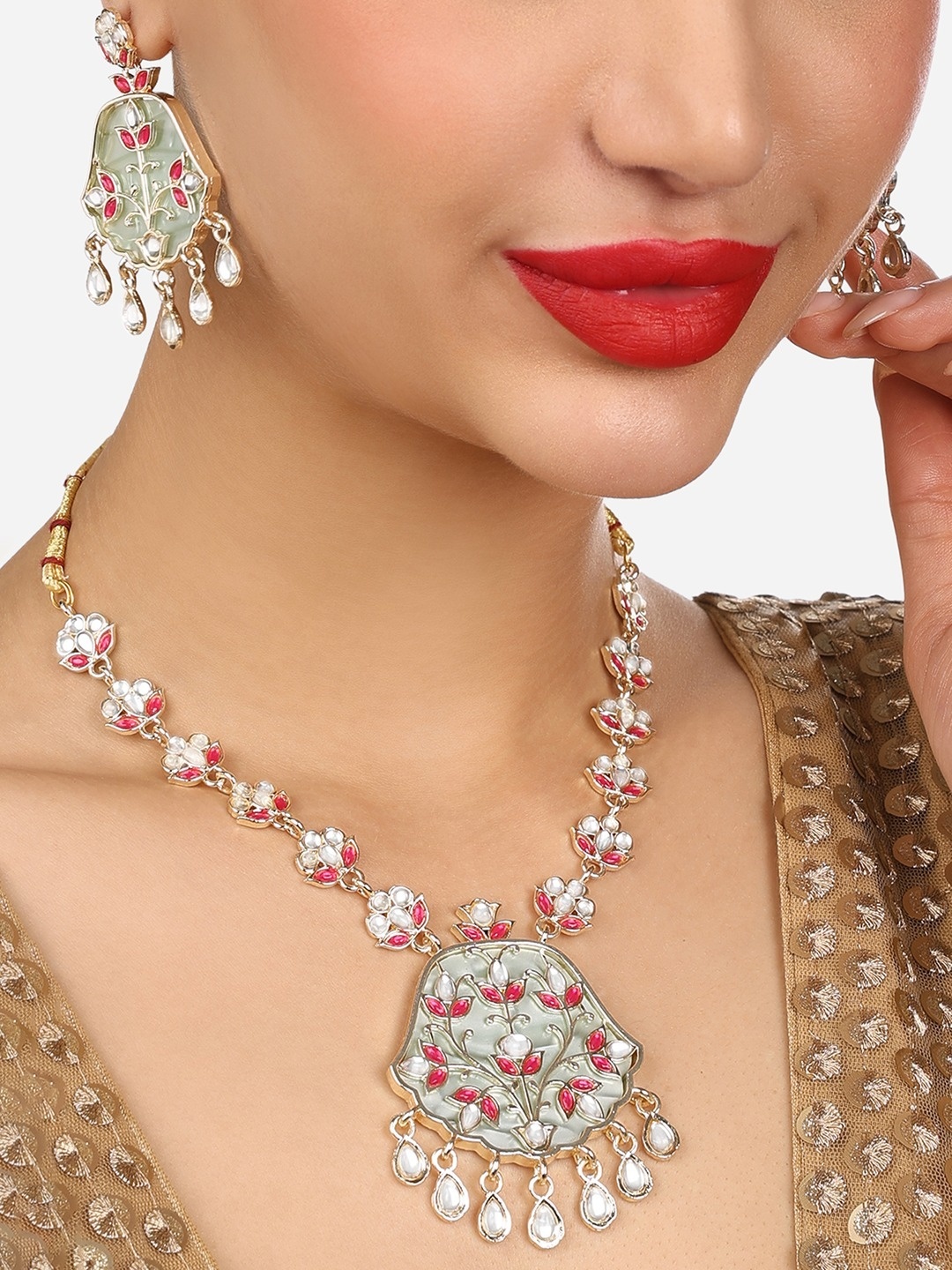 

Zaveri Pearls Gold-Plated Kundan Studded Enamelled Jewellery Set