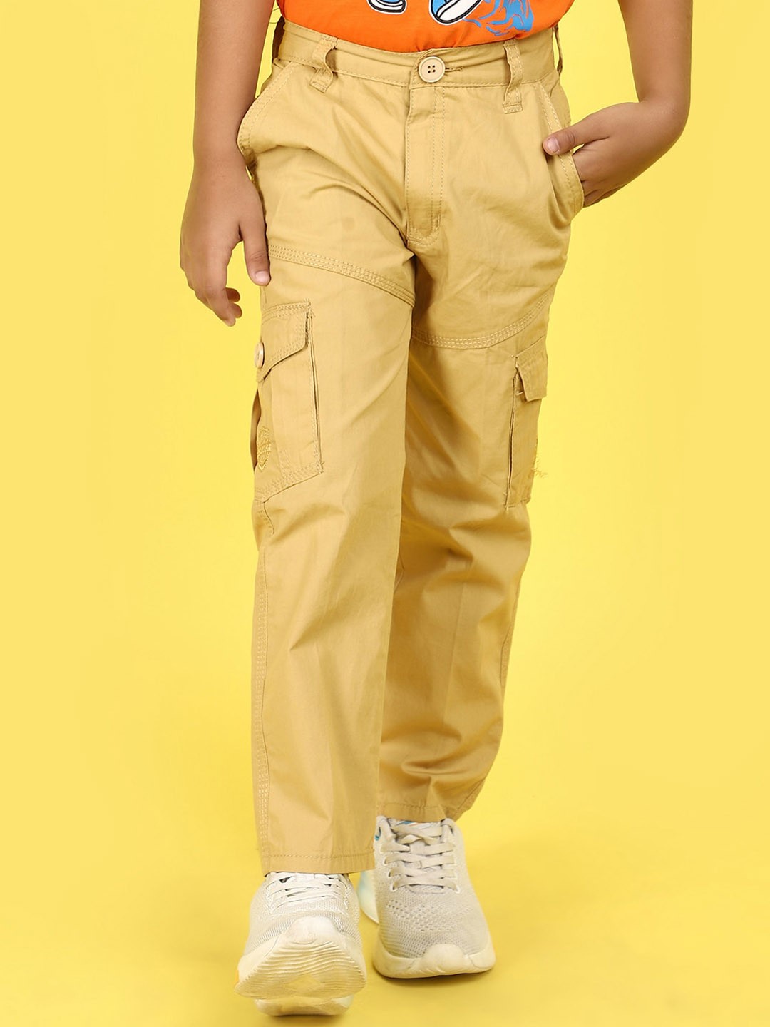 

V-Mart Boys Mid-Rise Regular Fit Cargo Trouser, Khaki