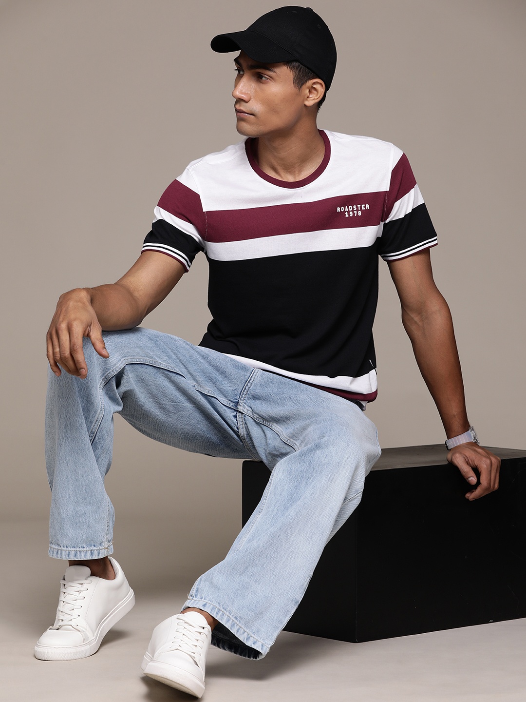 

Roadster Men Striped T-shirt, Maroon