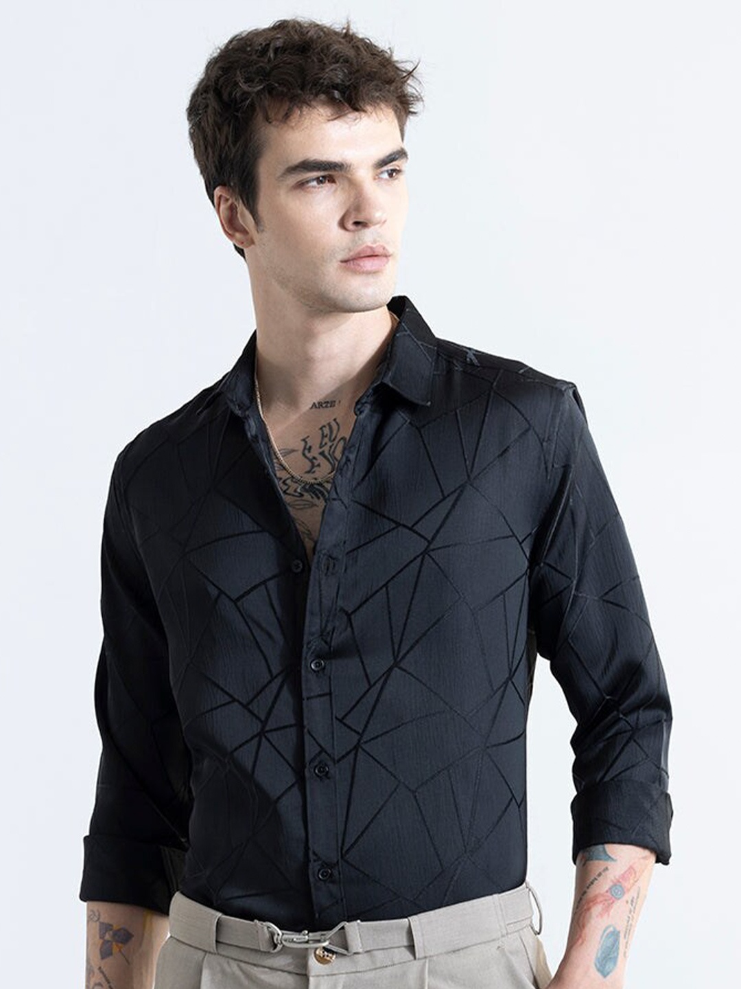 

Snitch Black Classic Spread Collar Long Sleeves Slim Fit Opaque Casual Shirt