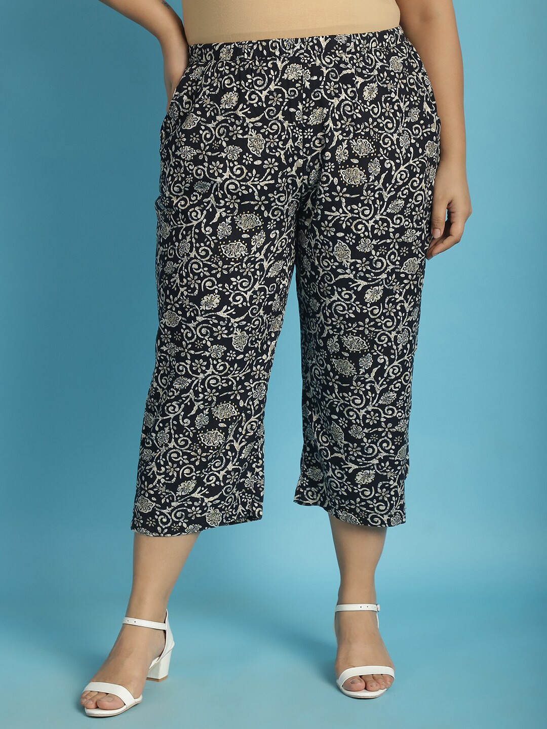

theRebelinme Women Plus Size Printed Capris, Black
