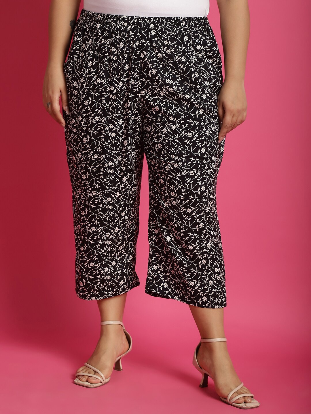 

theRebelinme Women Plus Size Printed Capris, Black
