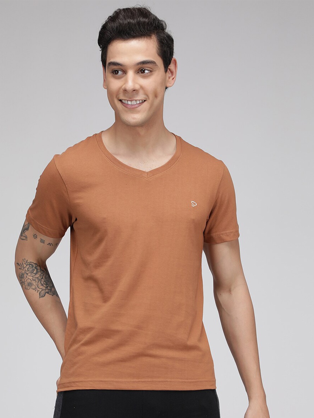 

SPORTO V-Neck Quick Dry Active T-Shirt, Brown