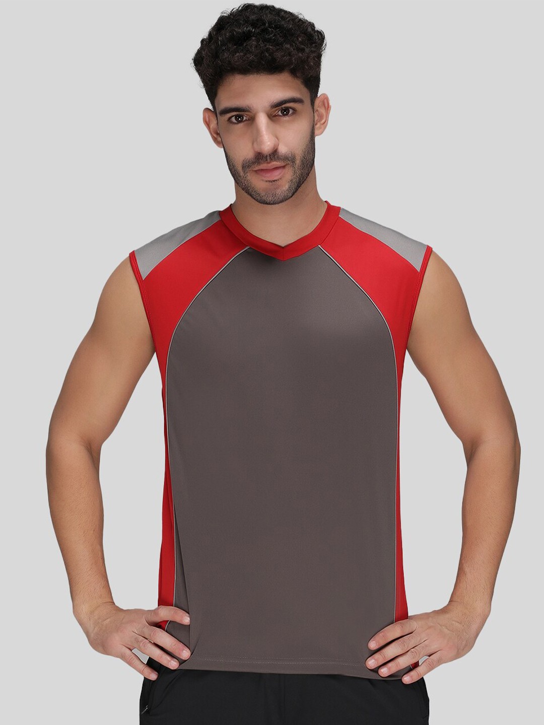 

SPORTO Round Neck Sleeveless Colourblocked Regular Fit T-shirt, Red