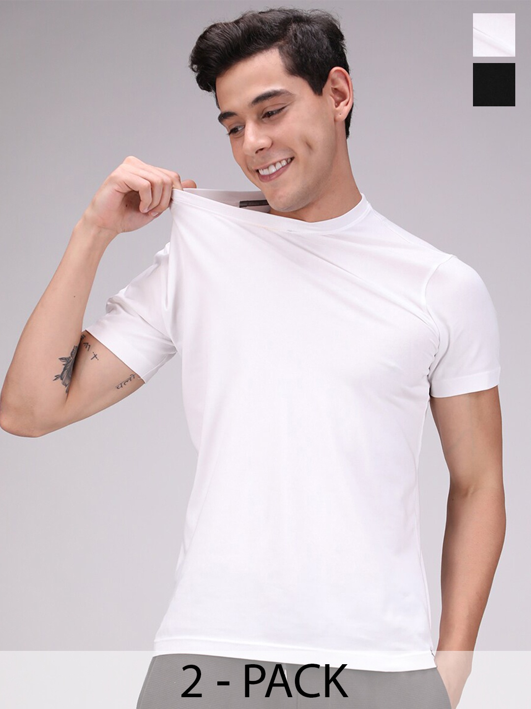 

SPORTO Pack Of 2 Round Neck Short Sleeves Cotton T-shirts, Black