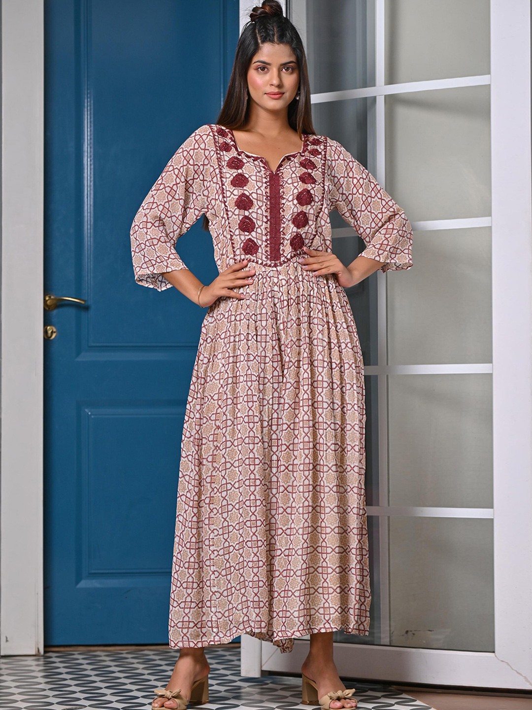 

Nyaro Printed Embroidered Basic Jumpsuit, Brown
