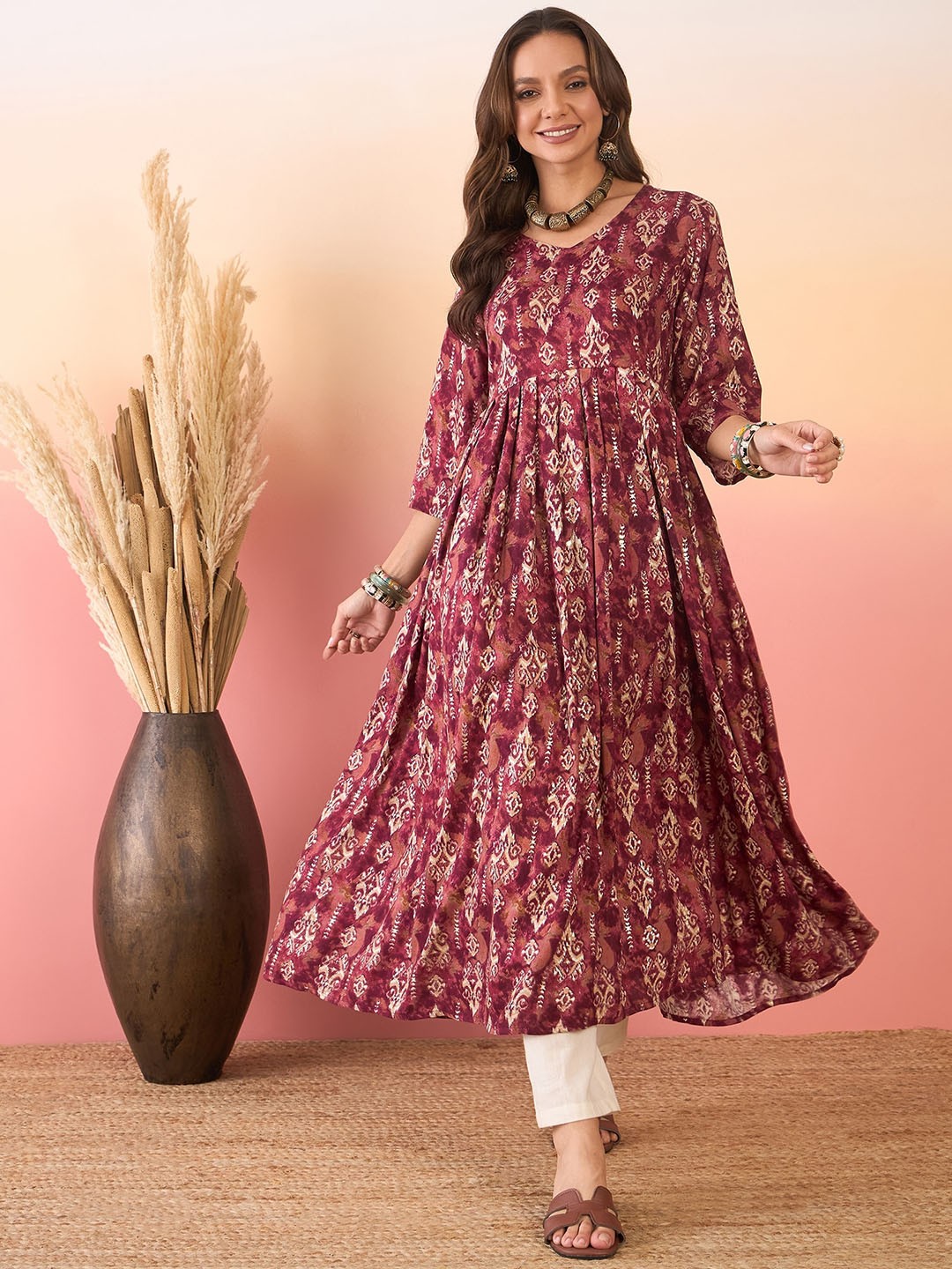 

InWeave Ethnic Motifs Printed V-Neck Anarkali Kurta, Burgundy