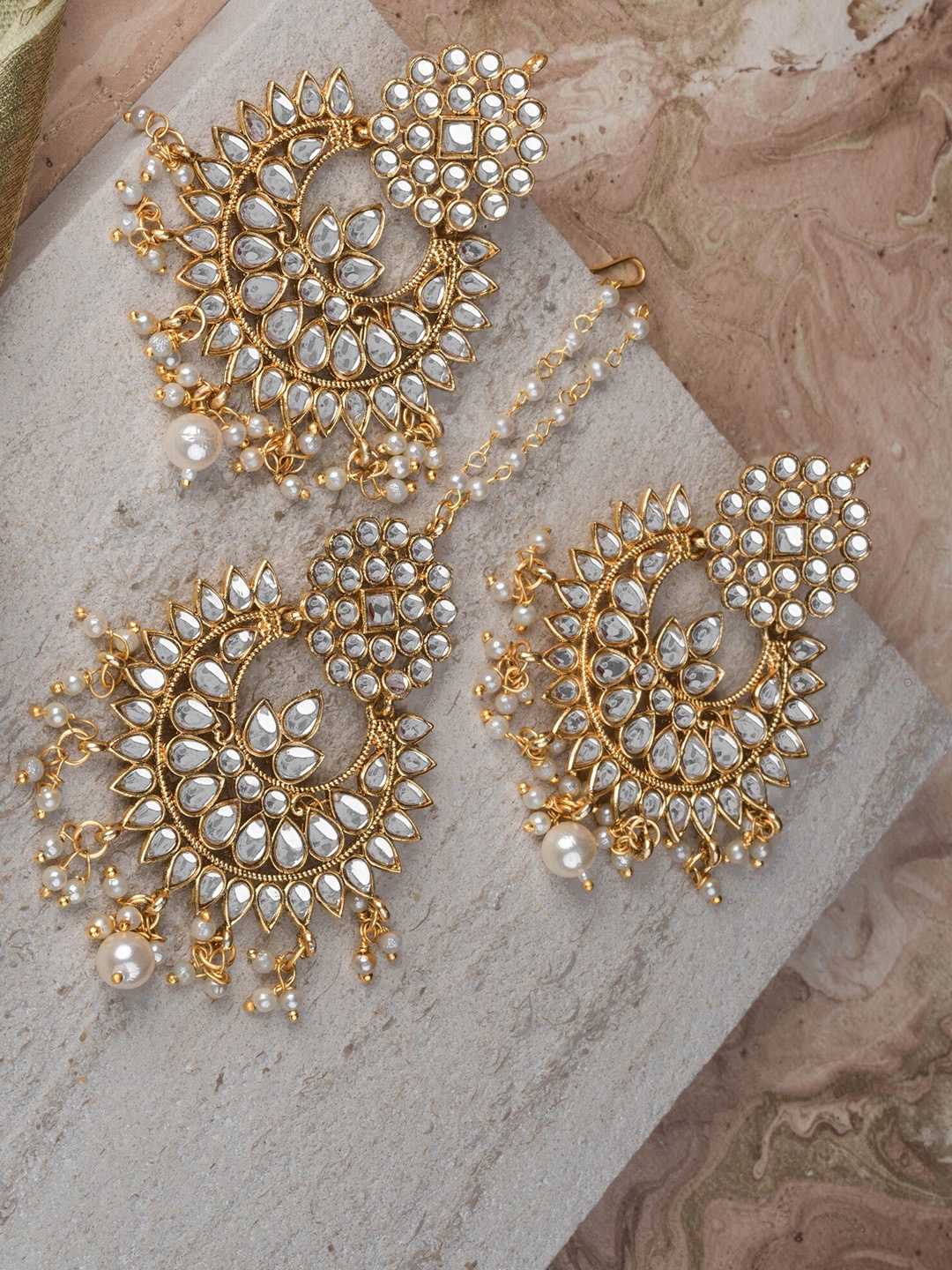 

Mirraw Gold-Plated Kundan-Studded & Beaded Jewellery Set