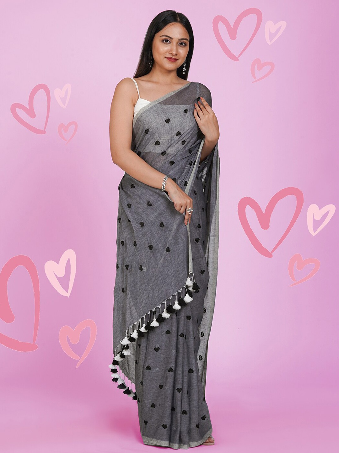

TEEJH Embroidered Pure Cotton Saree, Grey
