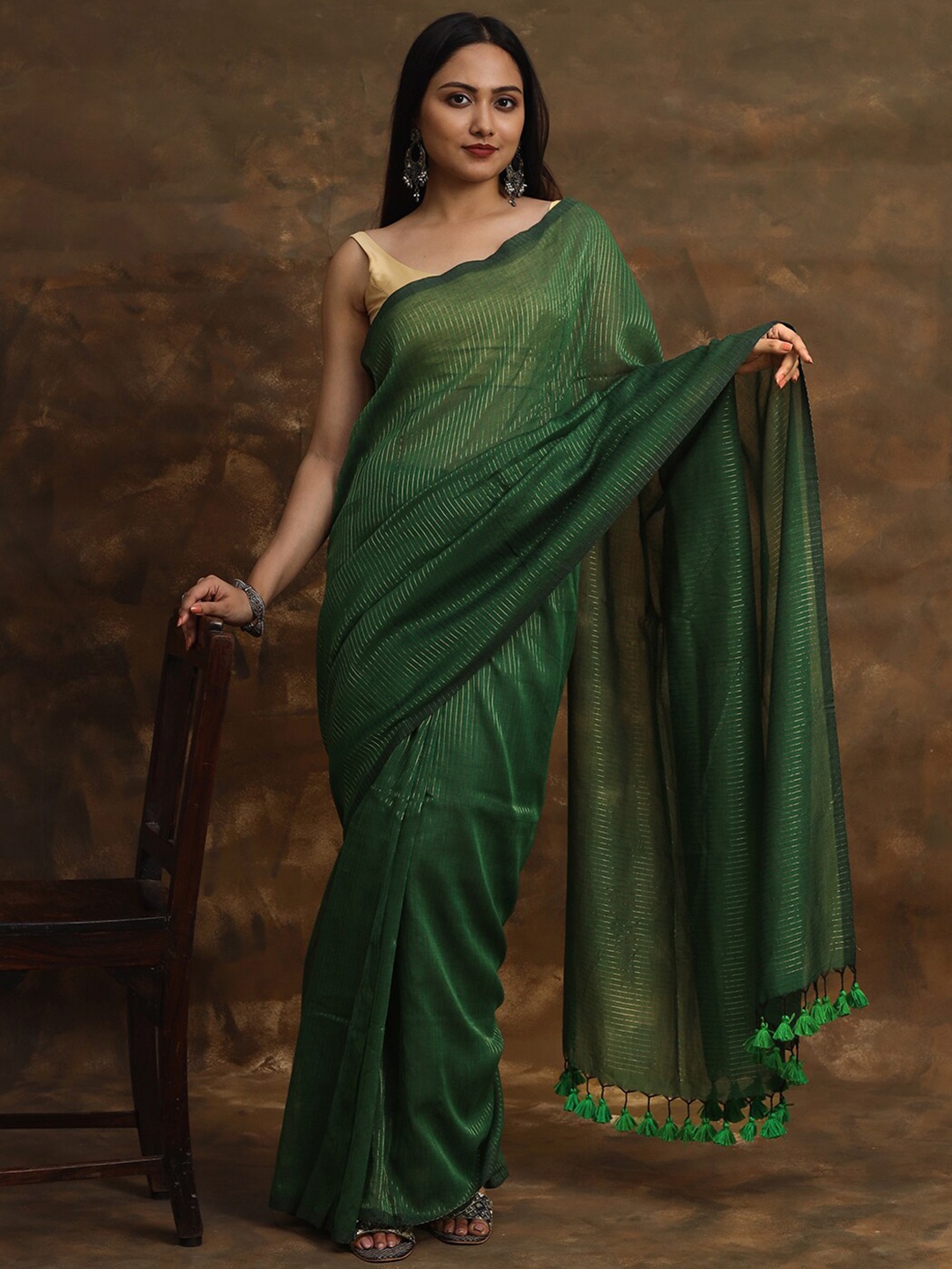 

TEEJH Woven Design Pure Cotton Saree, Green