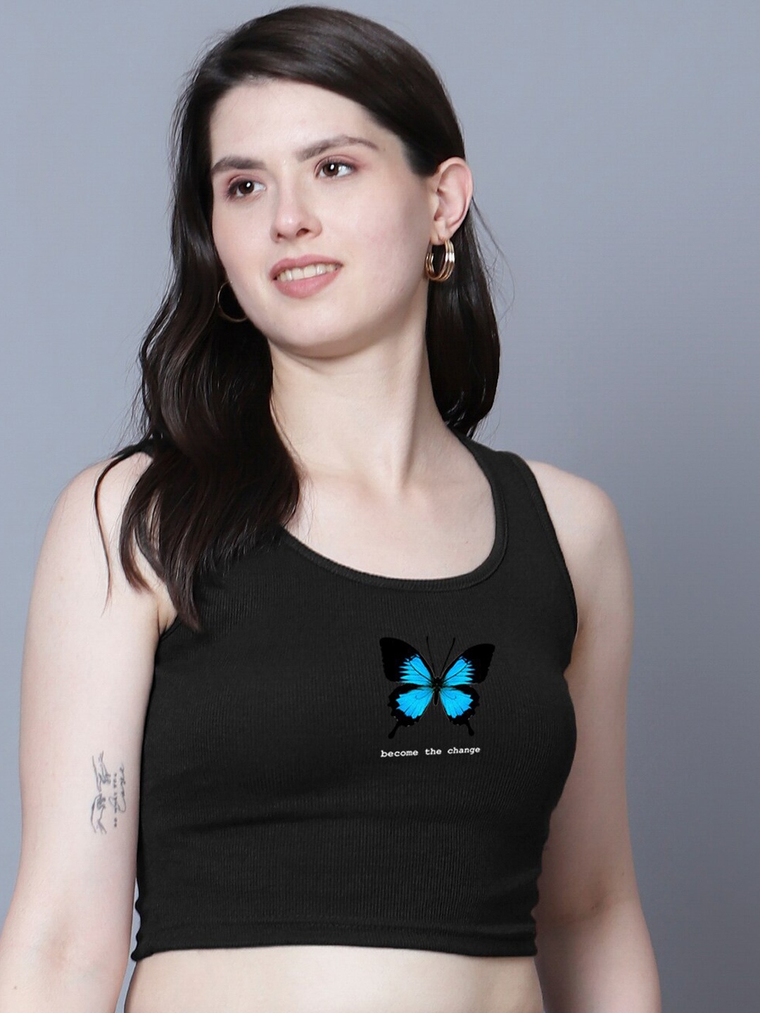 

Fashion And Youth Graphic Printed Fitted Crop Top, Black
