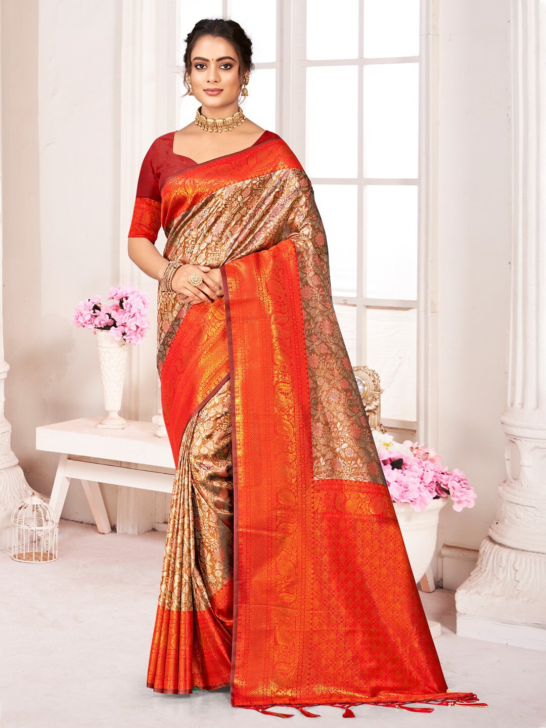 

SANGAM PRINTS Floral Woven Design Zari Saree, Brown