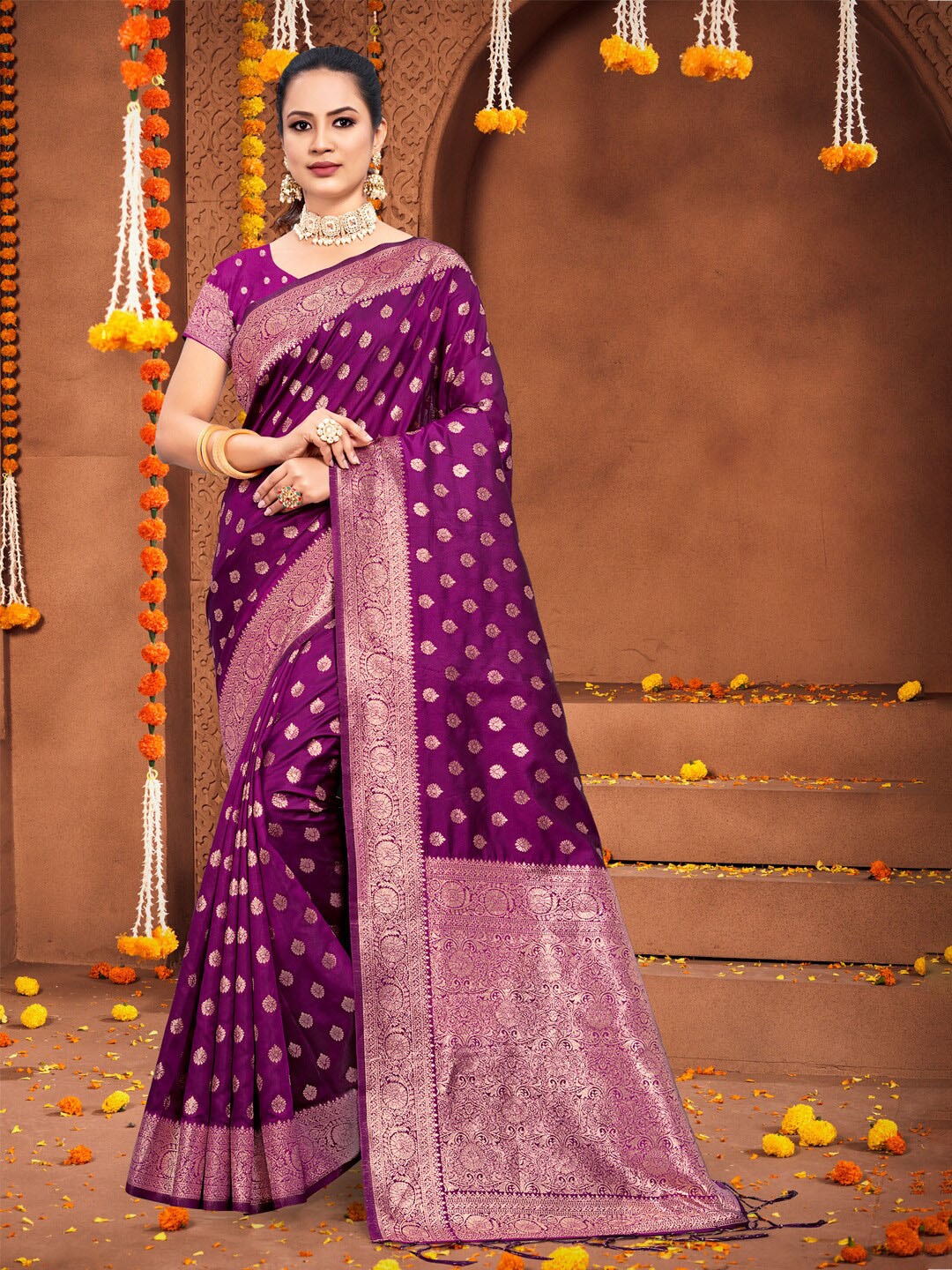 

SANGAM PRINTS Floral Woven Design Zari Saree, Purple