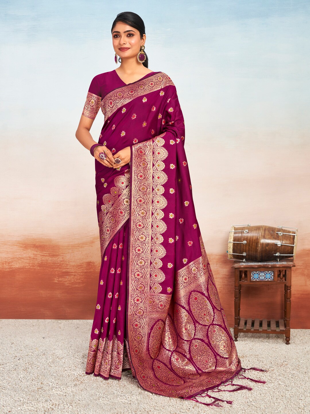 

SANGAM PRINTS Floral Woven Design Zari Saree, Purple