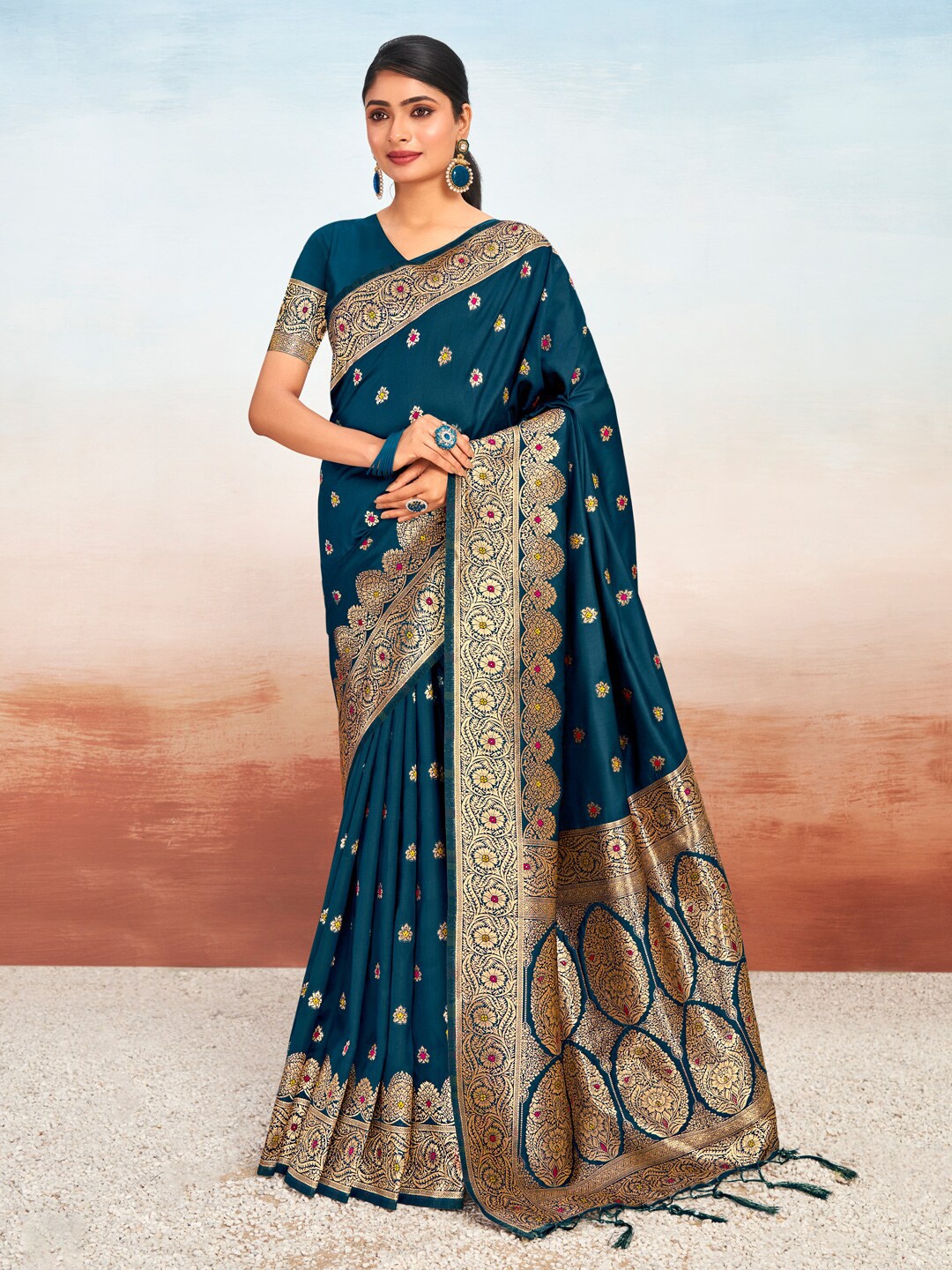 

SANGAM PRINTS Floral Printed Saree, Blue