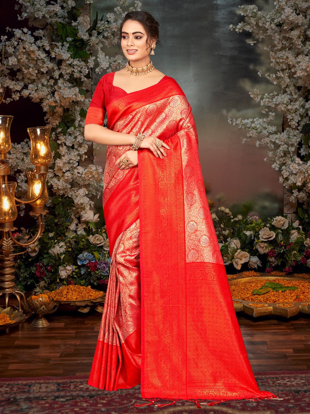 

SANGAM PRINTS Floral Woven Design Zari Saree, Red