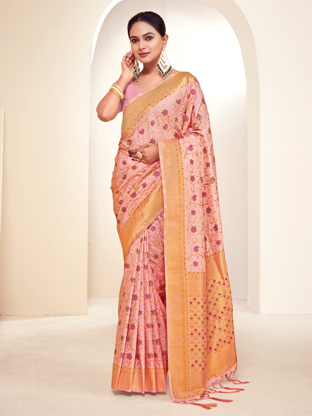 

SANGAM PRINTS Floral Woven Design Zari Saree, Pink
