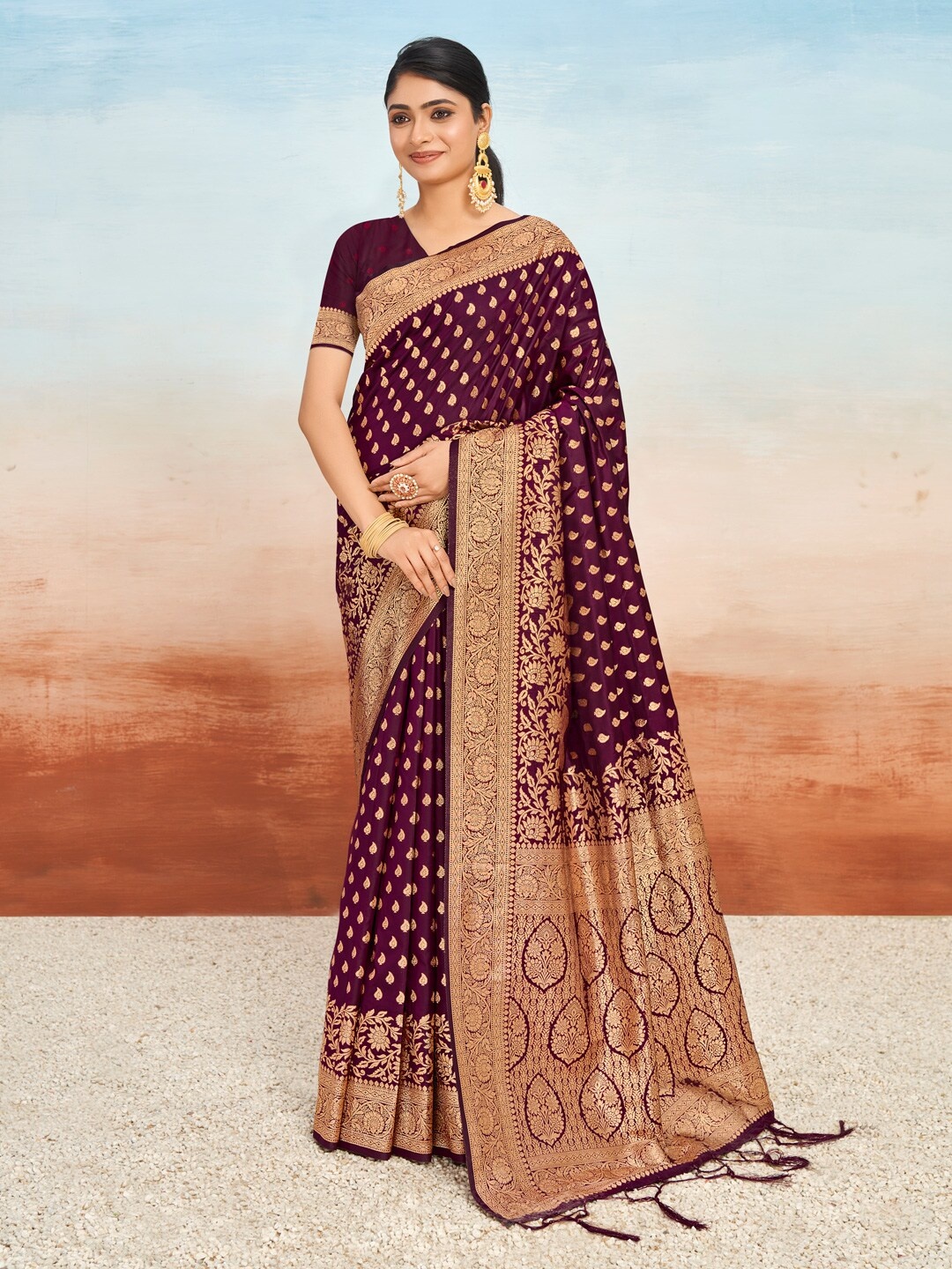 

SANGAM PRINTS Floral Woven Design Zari Saree, Purple