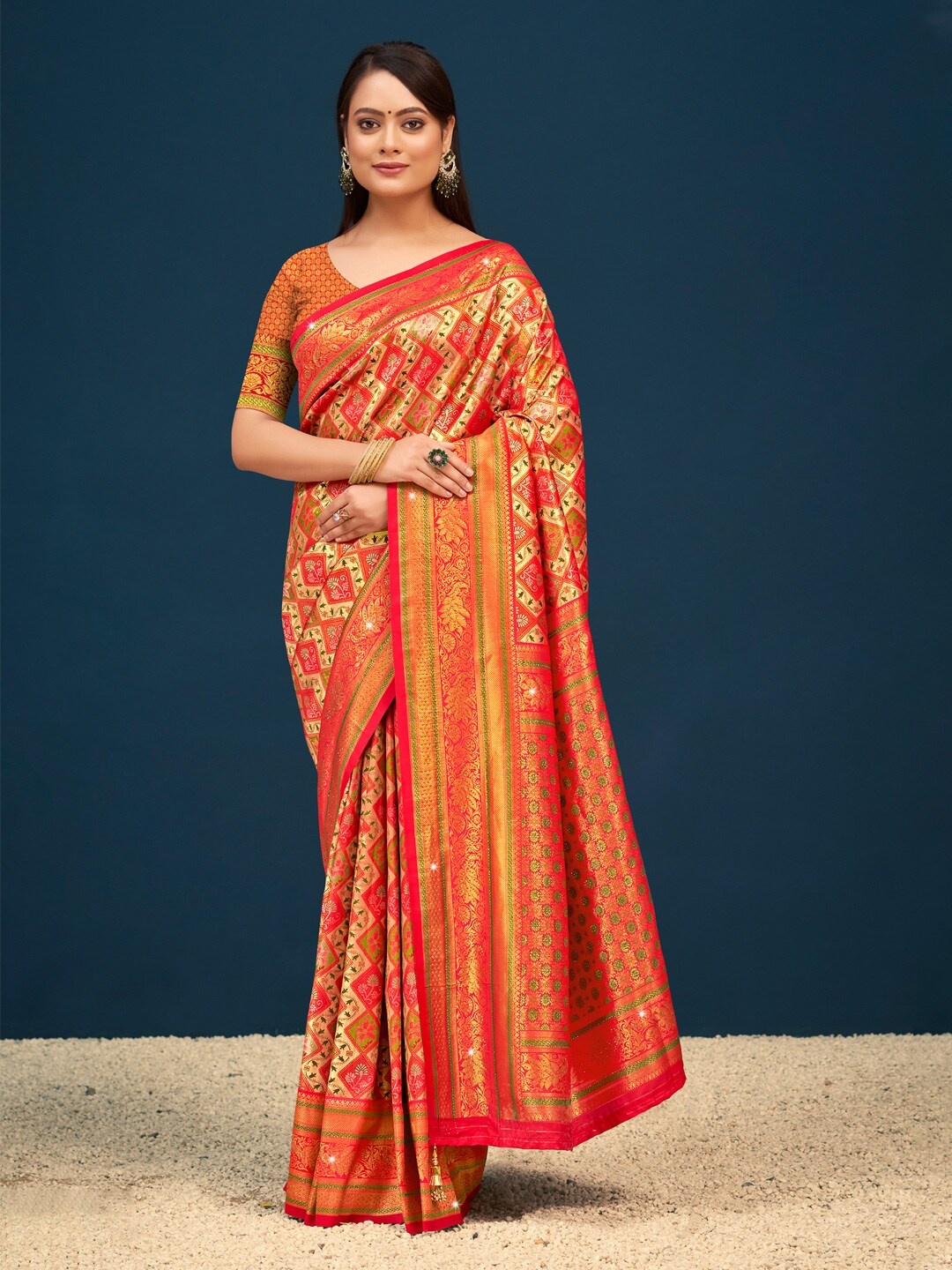 

SANGAM PRINTS Woven Design Zari Saree, Yellow