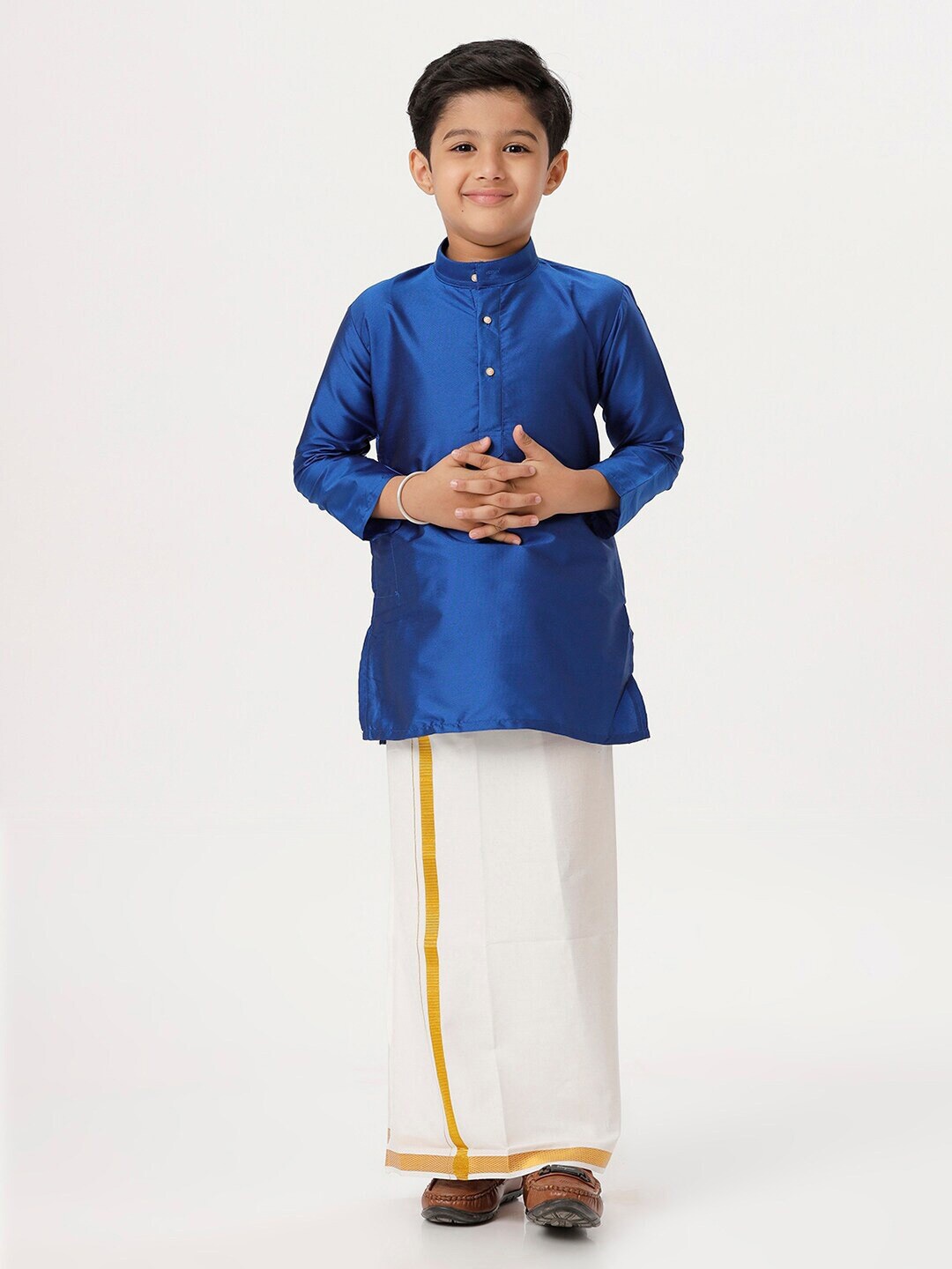 

Ramraj Boys Mandarin Collar Straight Kurta With Veshti, Blue