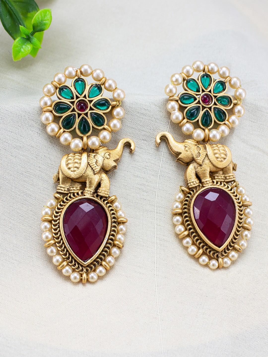 

PRIVIU Gold-Plated Stone-Studded & Beaded Contemporary Drop Earrings