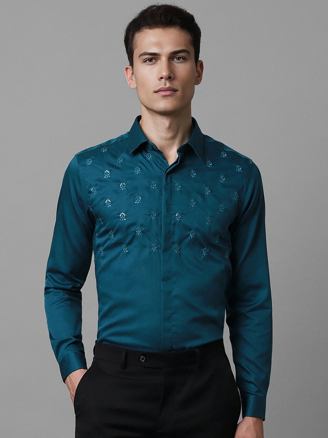 

Louis Philippe Floral Embroidered Spread Collar Slim Fit Cotton Formal Shirt, Green