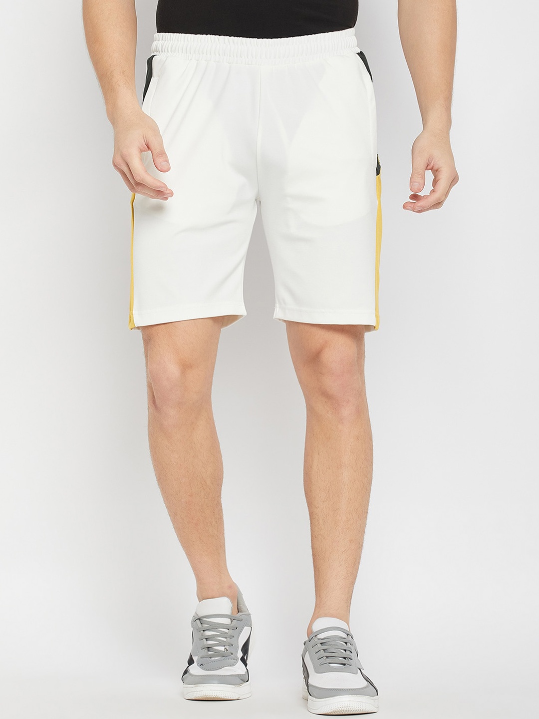 

Okane Men Mid-Rise Sports Shorts, White