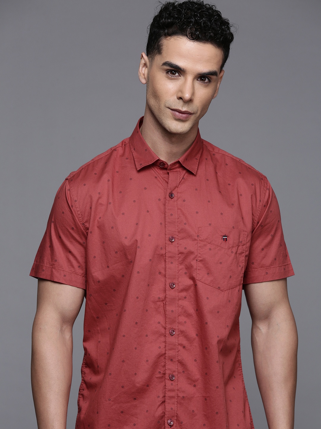 

Louis Philippe Sport Pure Cotton Slim Fit Opaque Printed Casual Shirt, Maroon