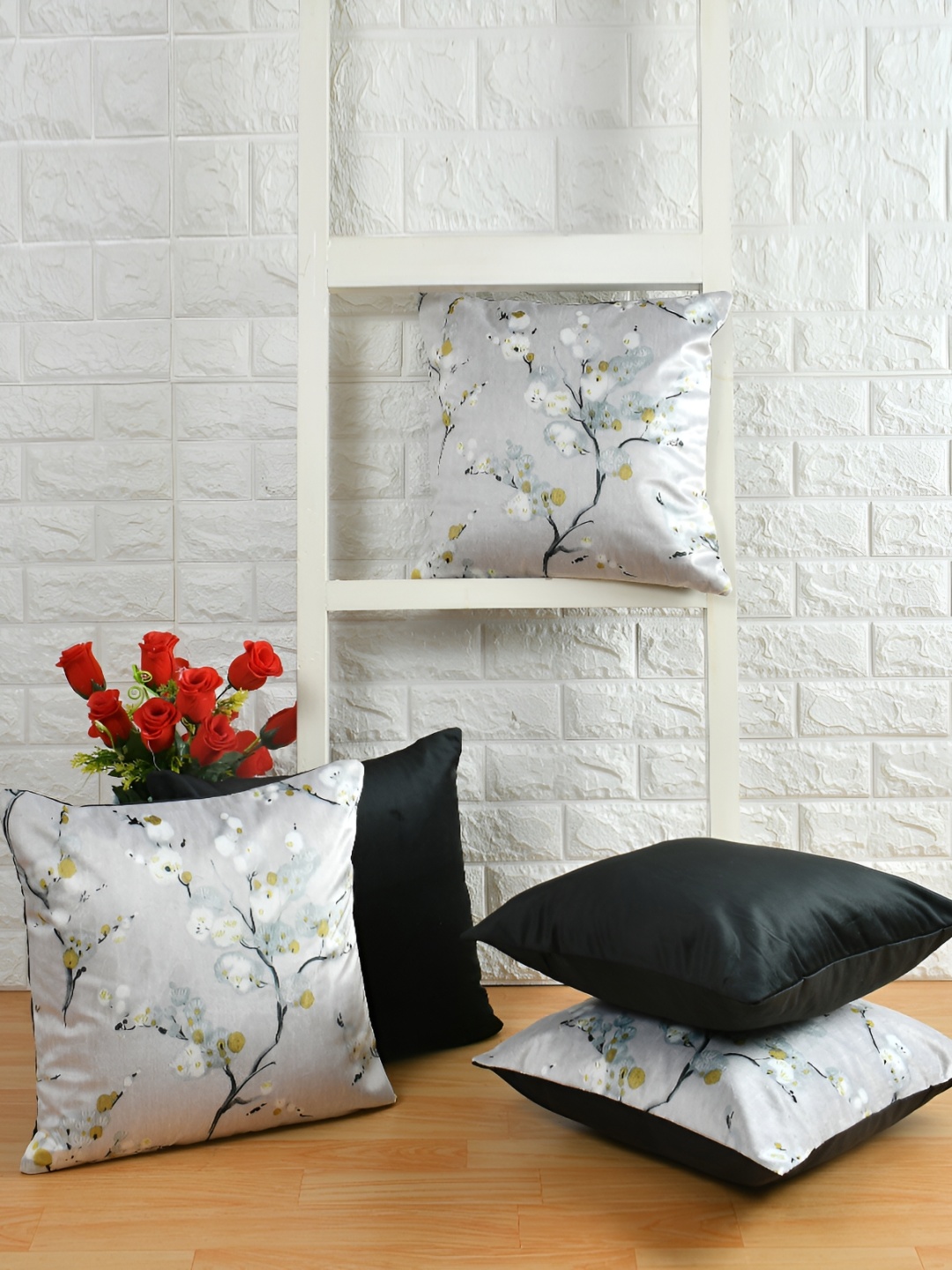 

BIGGER FISH Black 5 Pieces Printed Velvet Square Cushion Covers